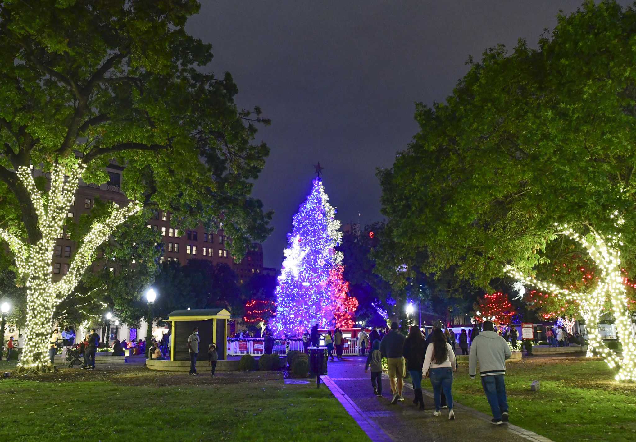 Here is when the downtown Christmas tree will arrive in San Antonio