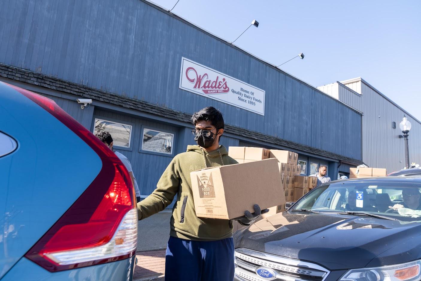 Bridgeport food giveaway at Wade's Dairy back for the weekend - Vimarsana News
