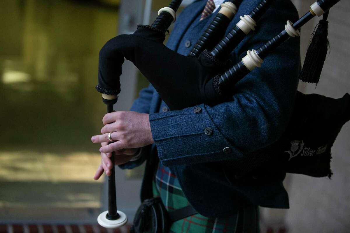 San Antonio teacher plays bagpipes to students every morning