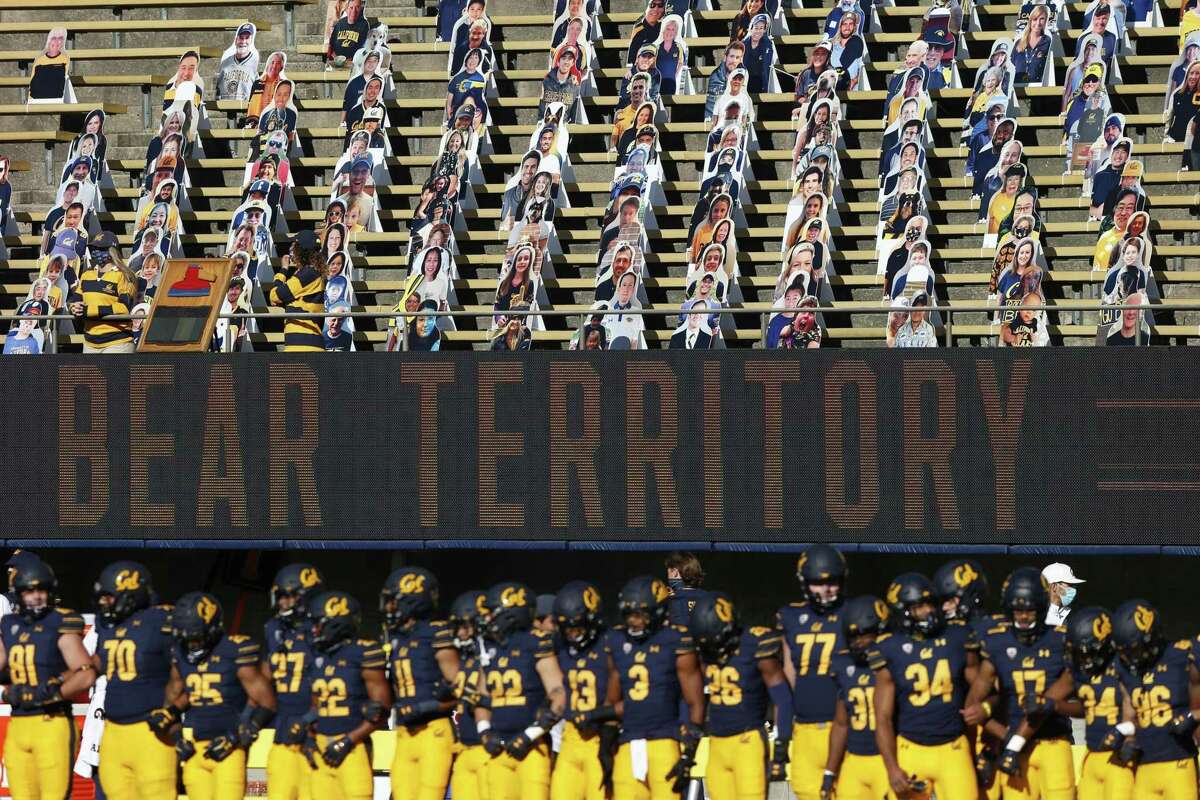 The California Golden Bears take a moment of silence before the 2020 Big Game against archrival Stanford in the depths of the pandemic.
