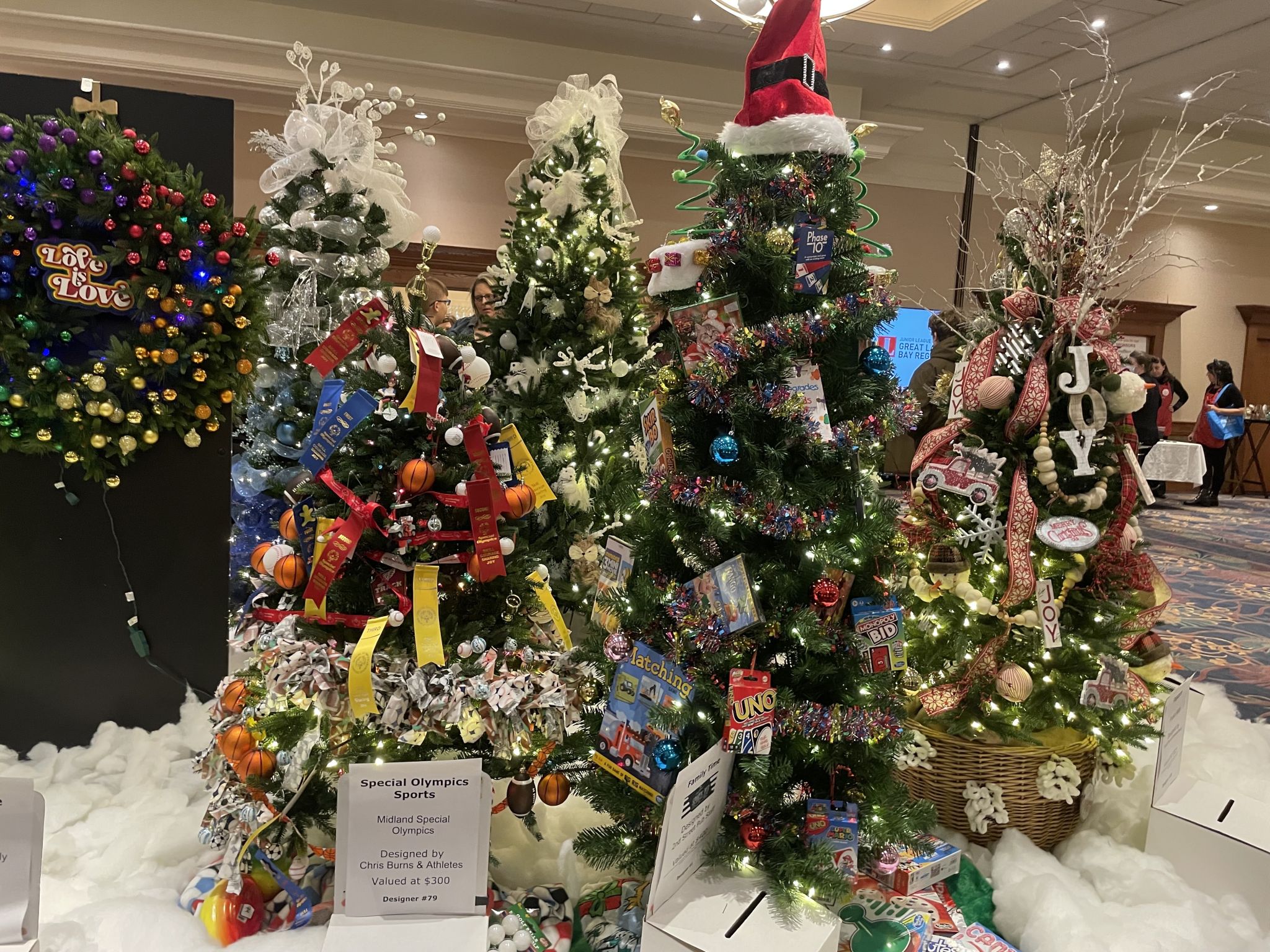 How to dispose of your Christmas tree in the City of Midland