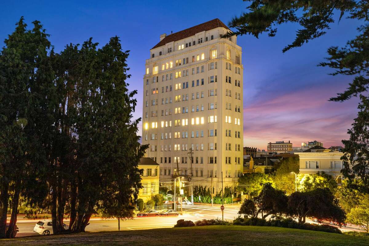 A trophy building perched on Pacific Heights, 2500 Steiner was built in 1927.