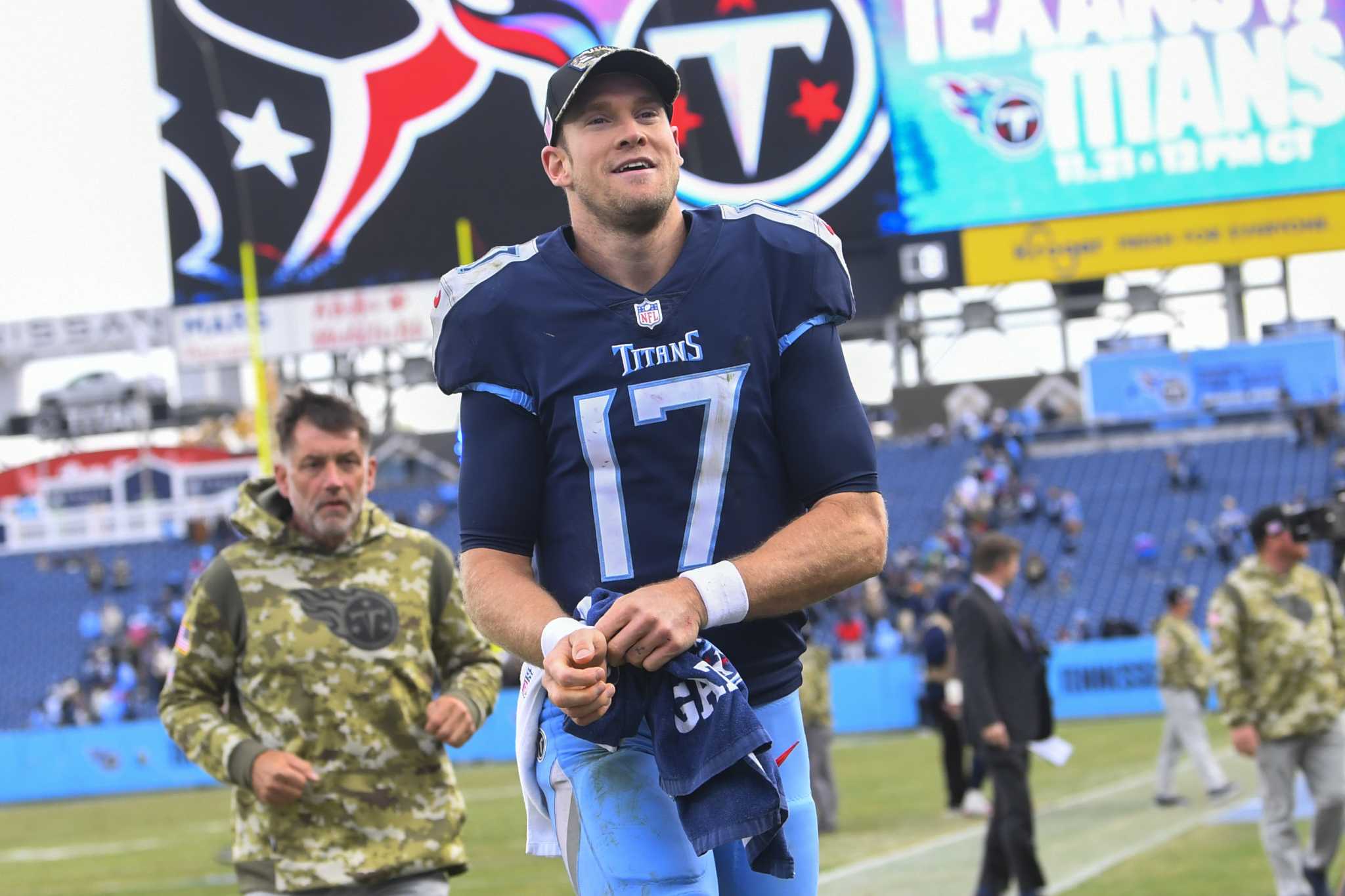 John McClain Ends Oilers-Titans Throwback Uniform Debate In One Tweet -  Sports Illustrated Tennessee Titans News, Analysis and More