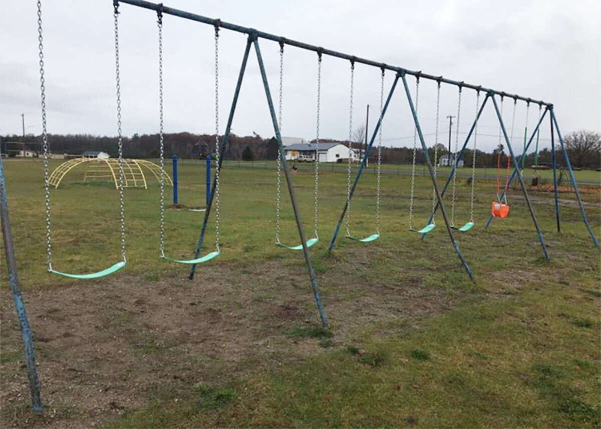 The Morley Community Center recently received new swings for its playground, thanks to a donation from Reuben Janssens, manager of the Big Rapids Lowes store.