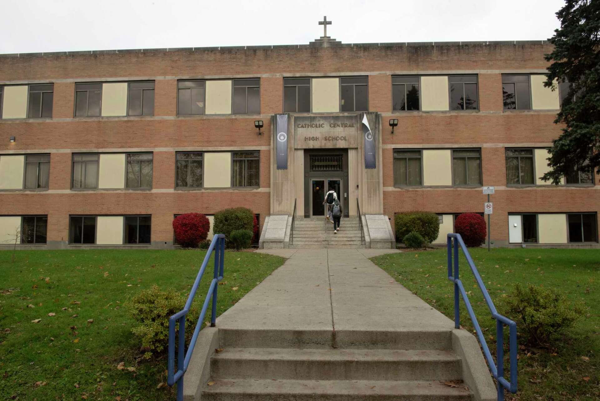 Redburn Development plans to change former high school into apartments