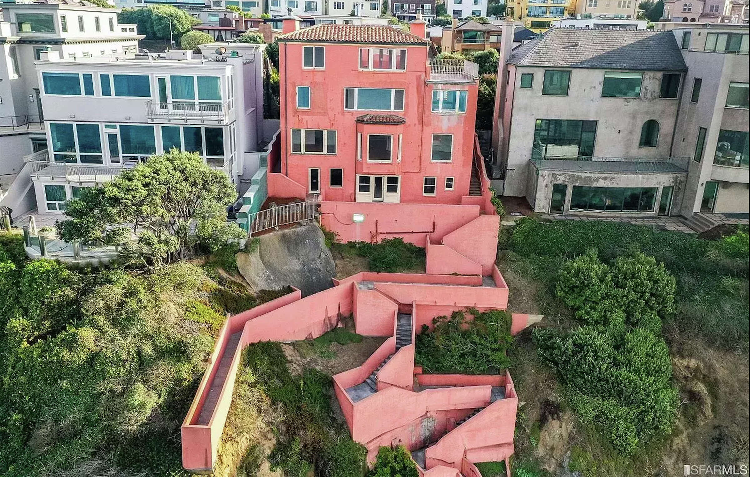 Notorious SF mansion sells for 13M less than previous price point