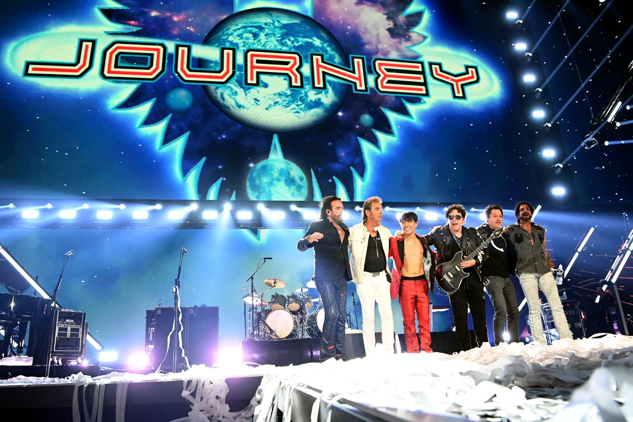 where is the band journey playing tonight