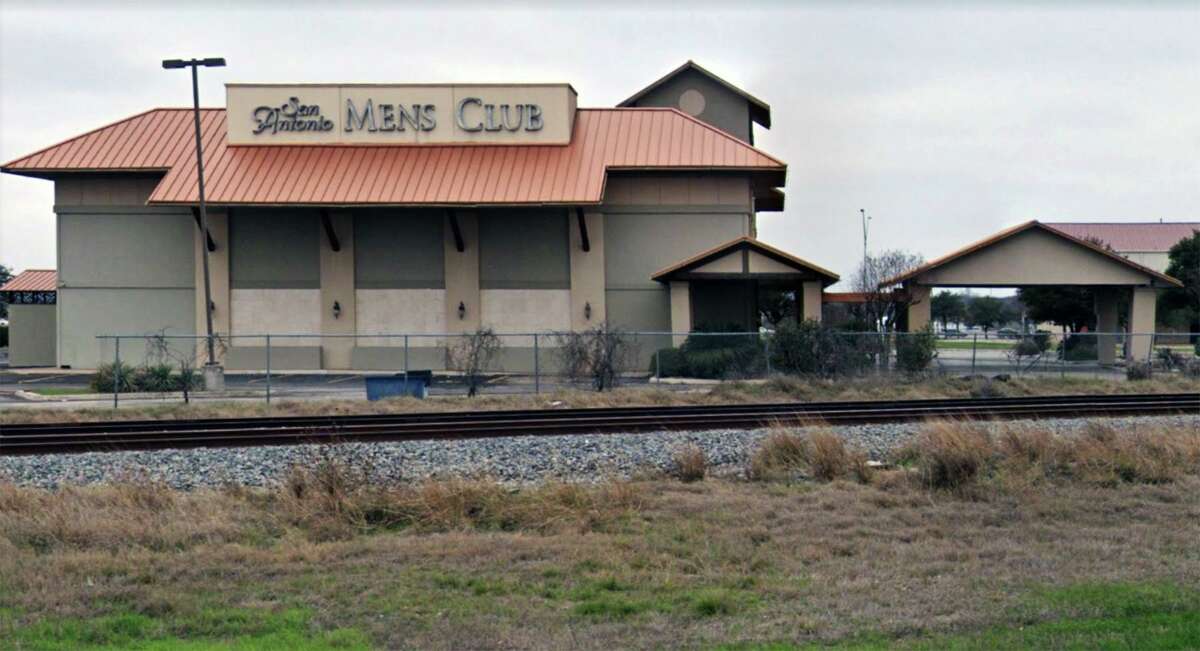 San Antonio strip club fired bartender after she became pregnant, federal  lawsuit alleges