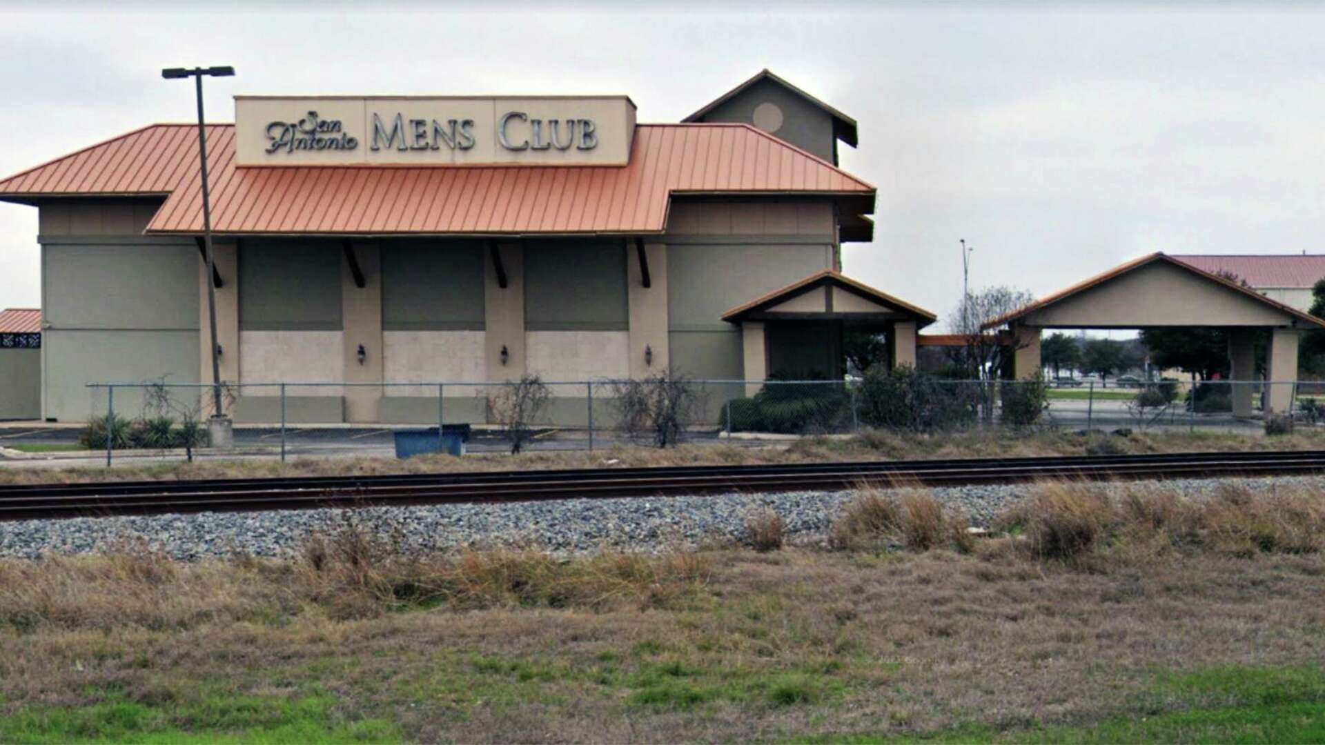 San Antonio strip club fired bartender after she became pregnant, federal  lawsuit alleges