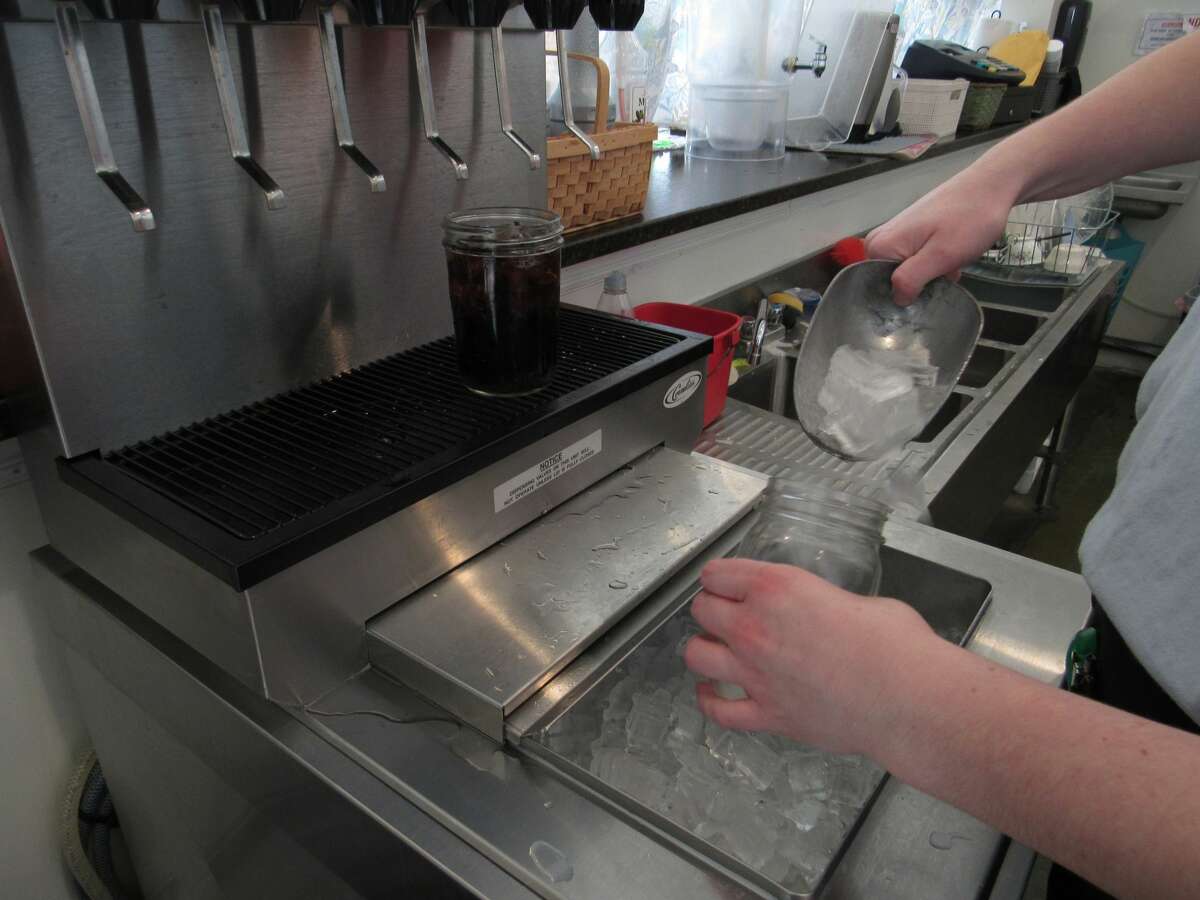 From residents to businesses, Glen Carbon community adapts during boil