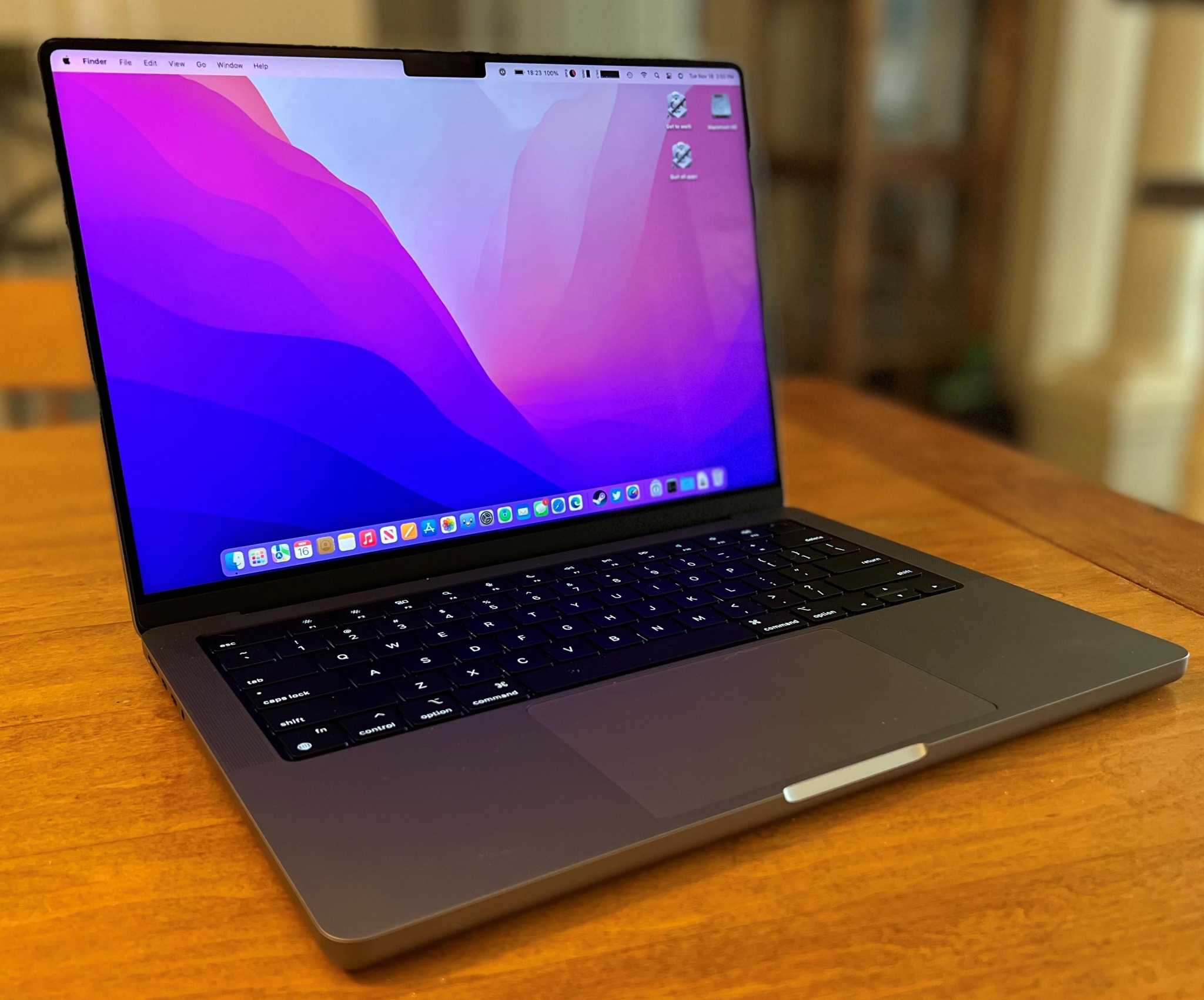 apple macbook pro 2018 no touchbar