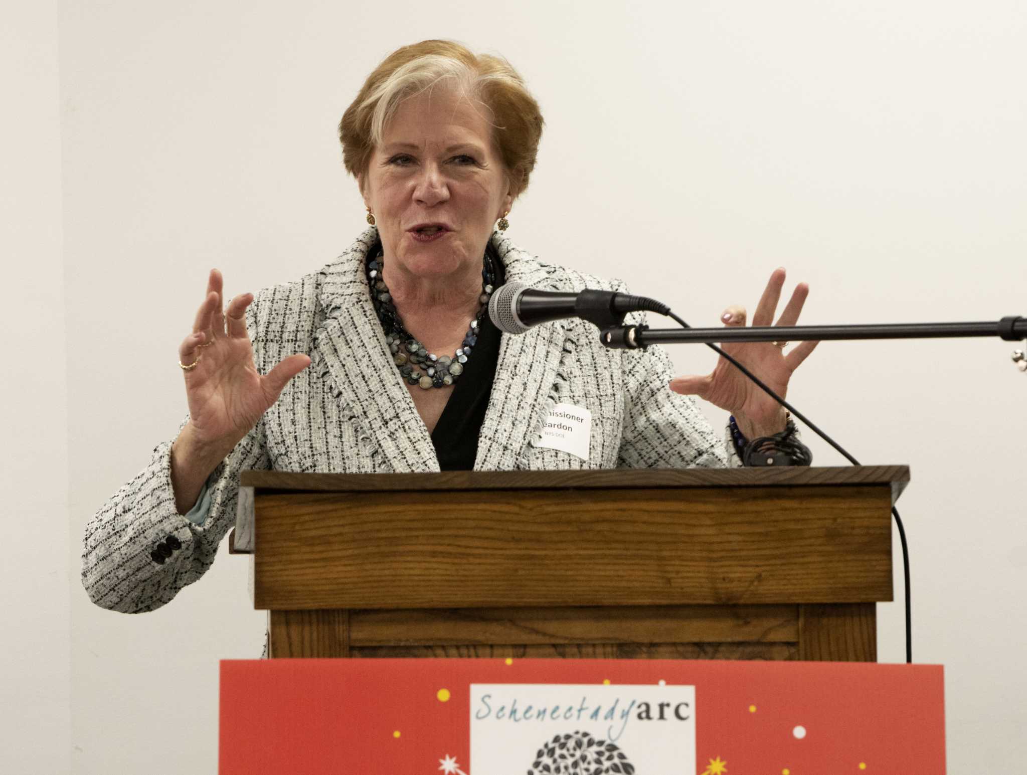 State agency: Raise minimum wage by $1 an hour