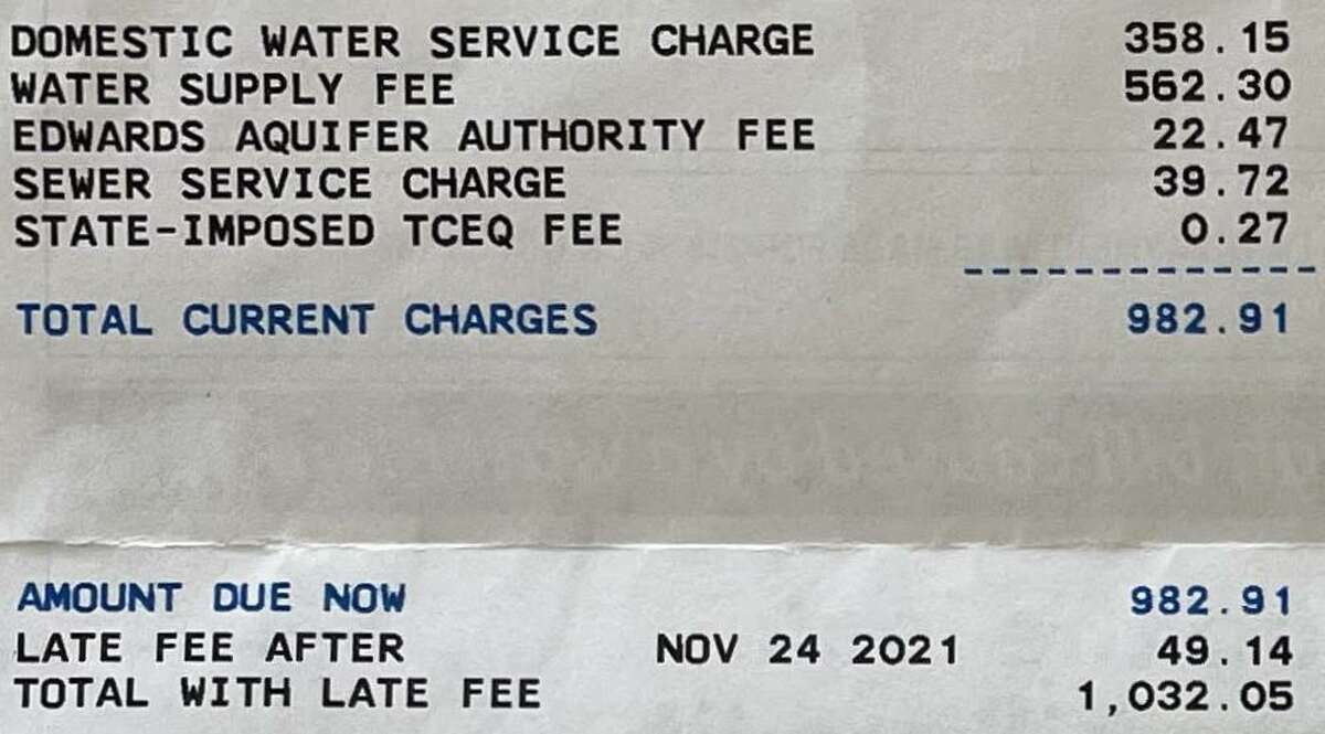 A Fair Oaks Ranch family last week received a water bill for nearly $1,000 and have until Nov. 24 to pay it to avoid a late fee.