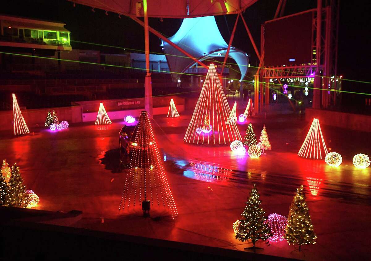 Holiday Lights Spectacular opens at Bridgeport amphitheater CT Post