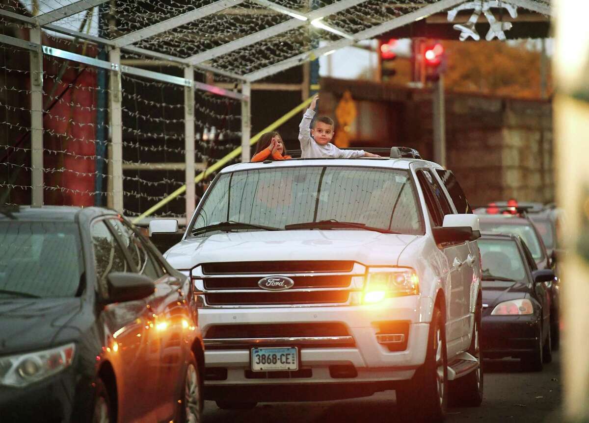 Holiday Lights Spectacular opens at Bridgeport amphitheater CT Post