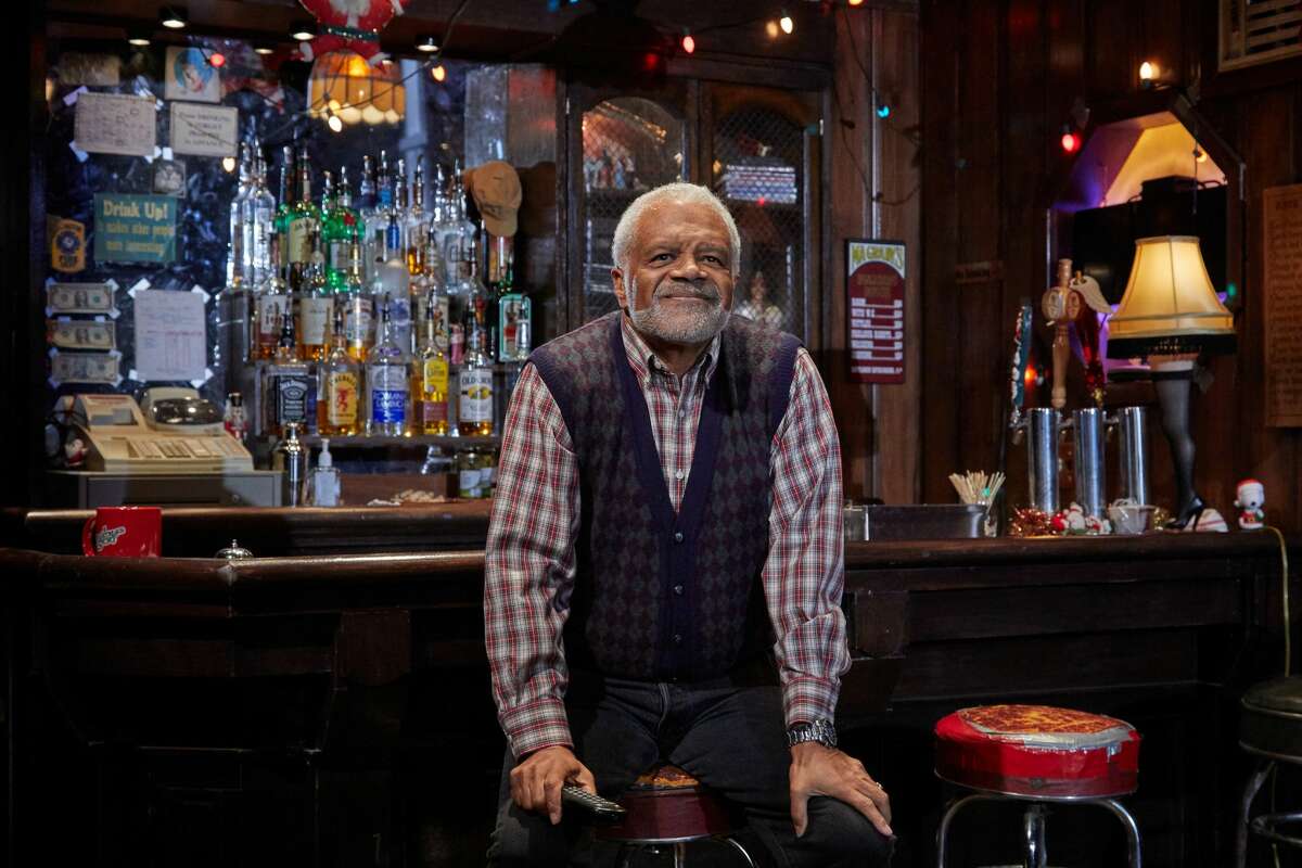 The Love Boat's quintessential bartender, Ted Lange, reinvents his role for TheaterWorks' hilarious "Christmas on the Rocks" this December. 