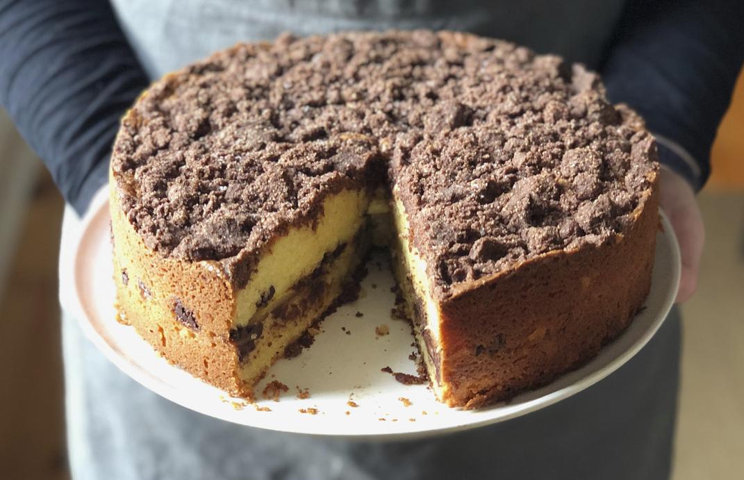 Apple Chocolate Crumble Cake (Vegan) - Bianca Zapatka | Recipes
