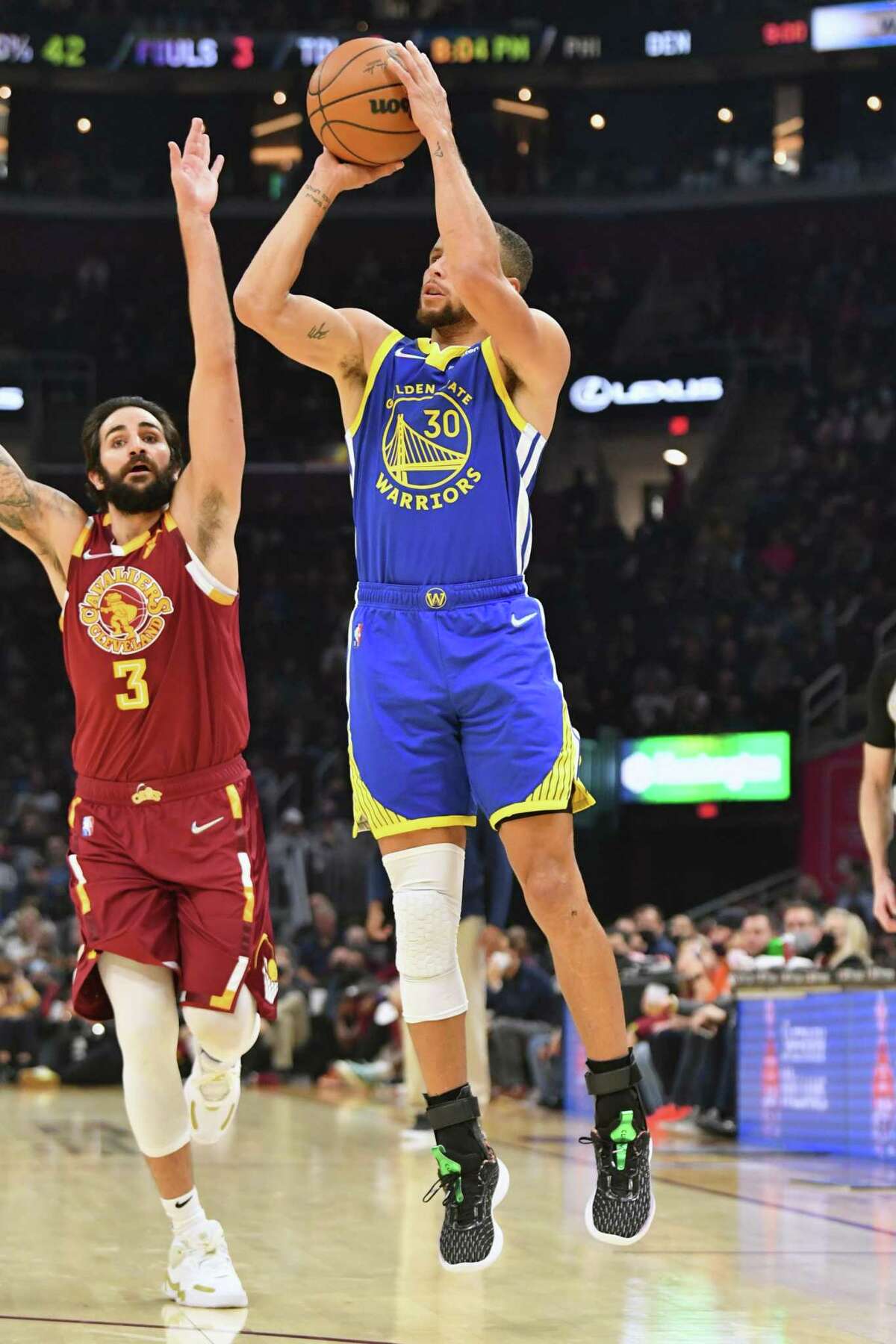 Warriors ride Steph Curry’s big 4th quarter to comeback win over Cavaliers