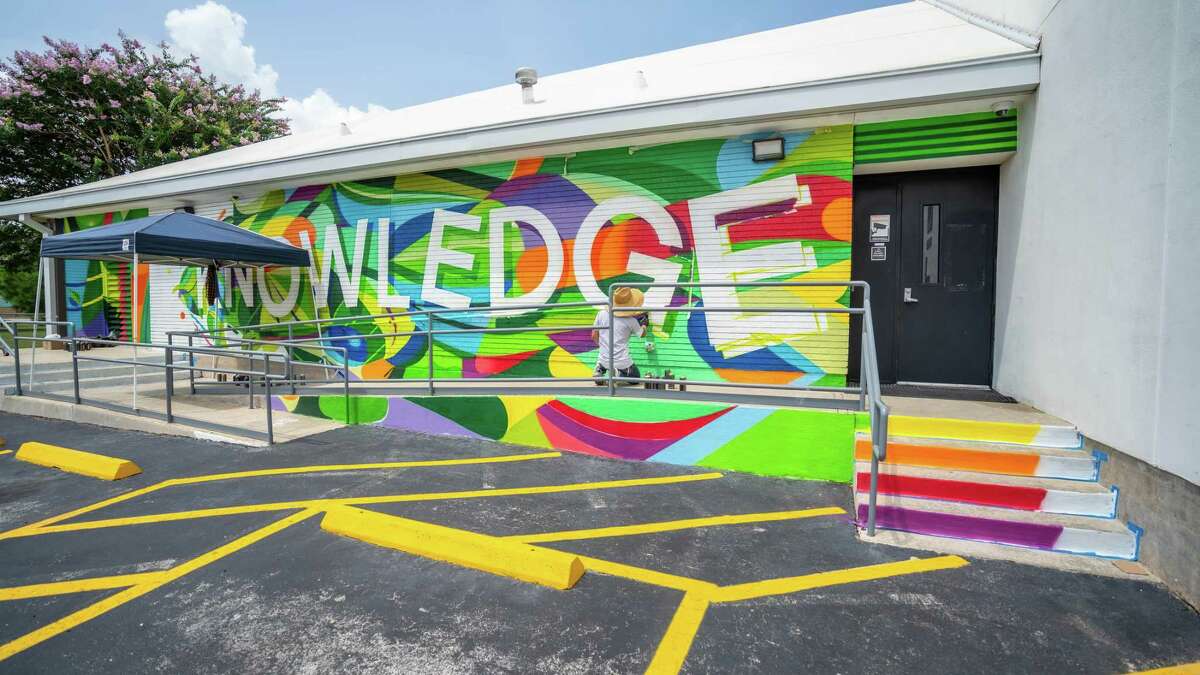 Houston’s North District will unveil the city’s first public commissioned augmented reality mural at Harris County’s Aldine Branch Library. Local artist Dual crafted the physical mural, and Philadelphia-based firm Dream Syndicate created the augmented reality portion.