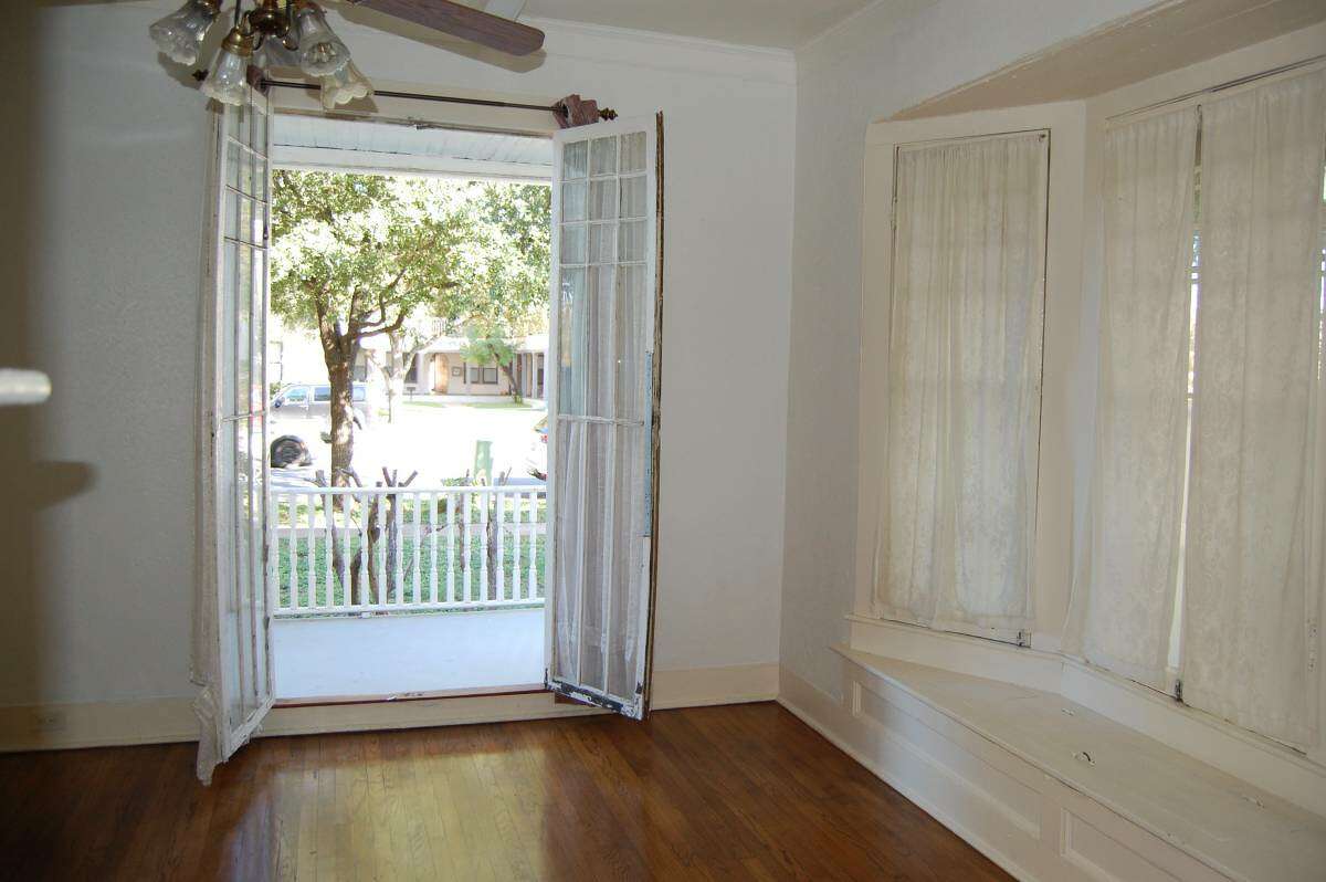 These double doors open up on to the porch. 