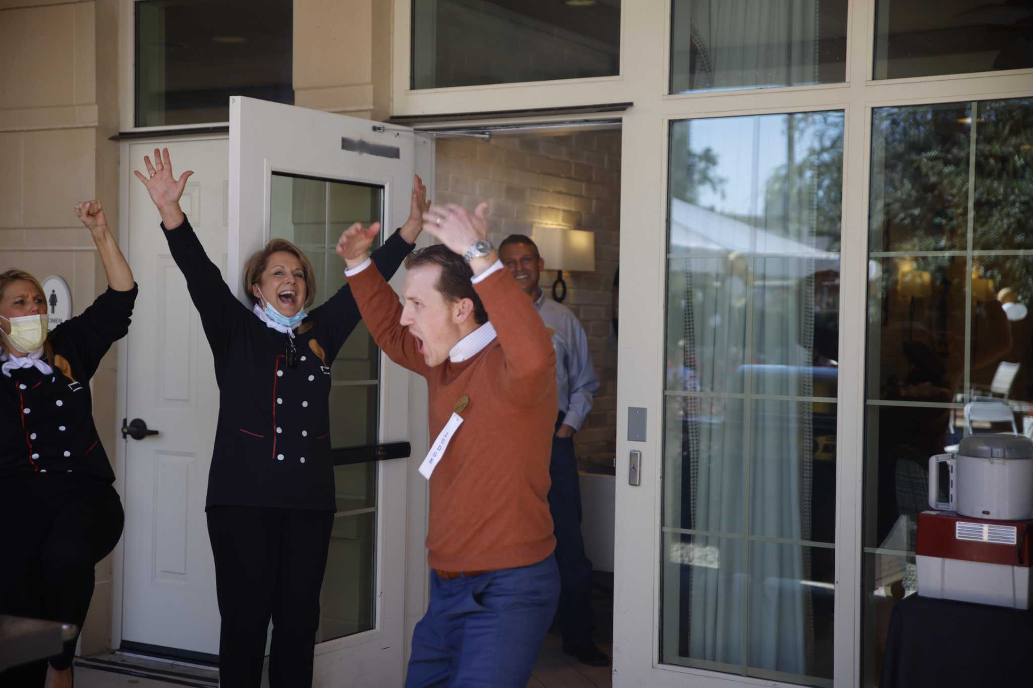 Belmont Village Senior Living Community Holds Cooking Competition   RawImage 