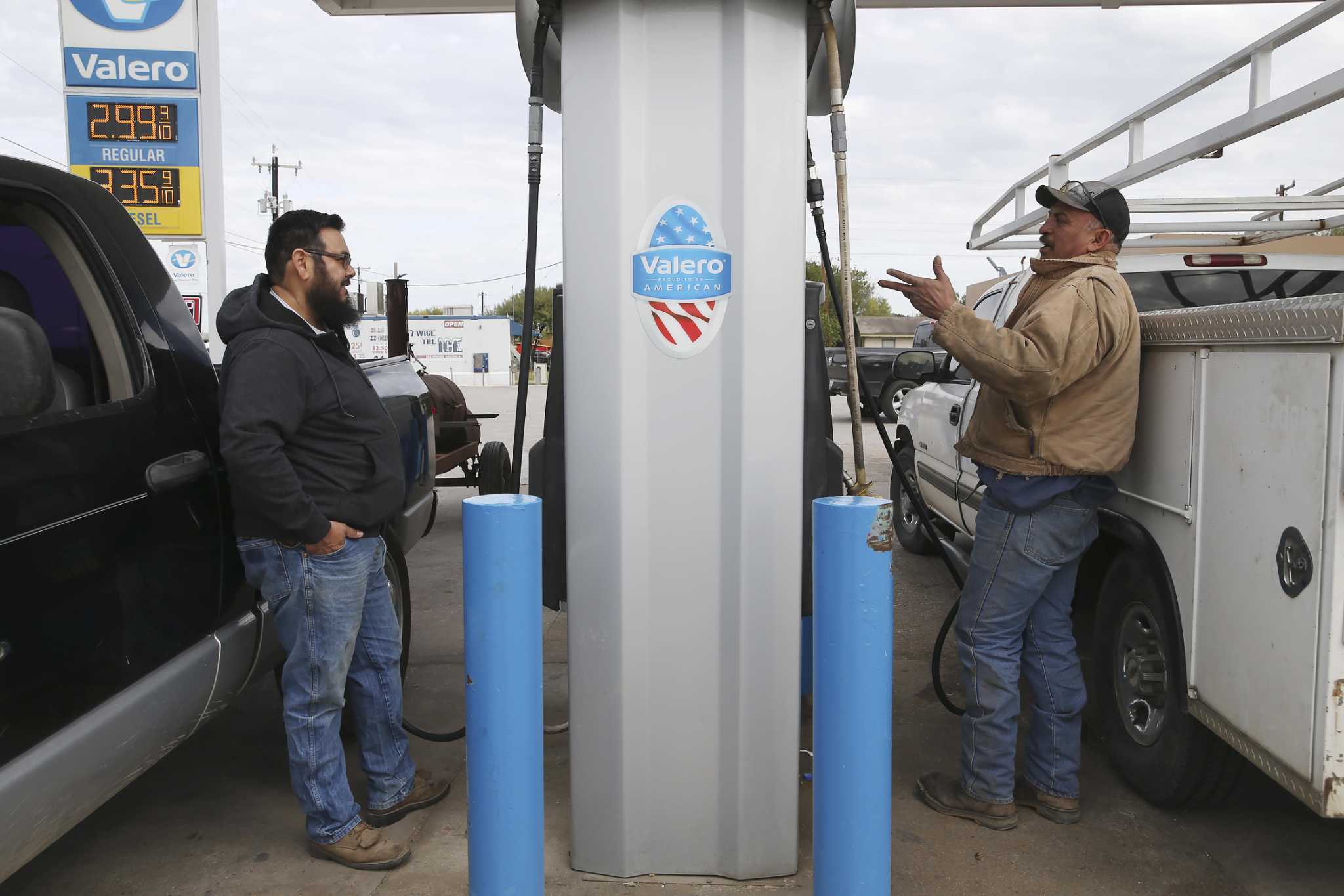 Higher gas prices are on Thanksgiving travelers' minds, but not as much as being with family - Vimarsana News