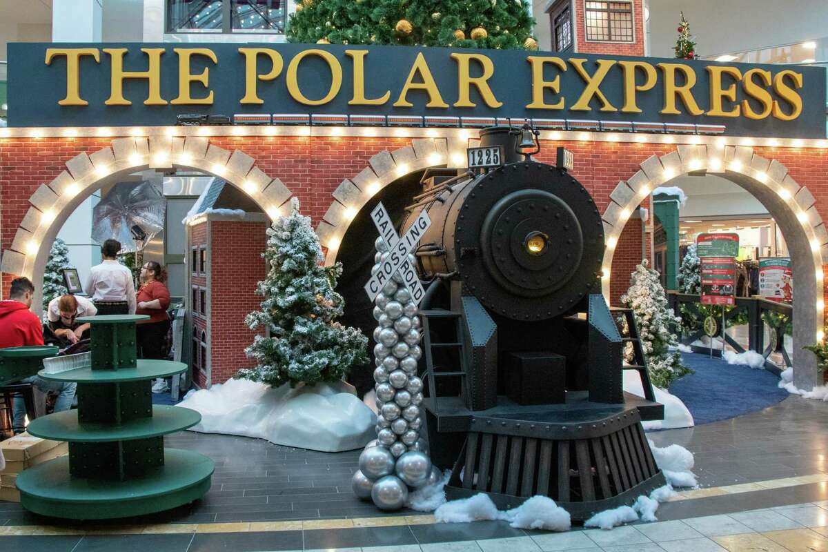 Polar Express steams way into CT Post Mall for the holidays