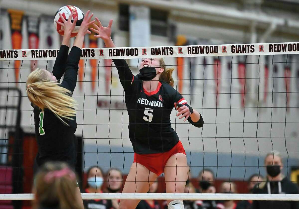 Sophomore Jaden Hendrickson (5) and Redwood-Larkspur will play in the state Division II finals against Carlsbad at Santiago Canyon College (Orange County). Hendrickson had a team-high 15 kills in a five-game win over Clovis for the NorCal title on Tuesday, Nov. 16, 2021.