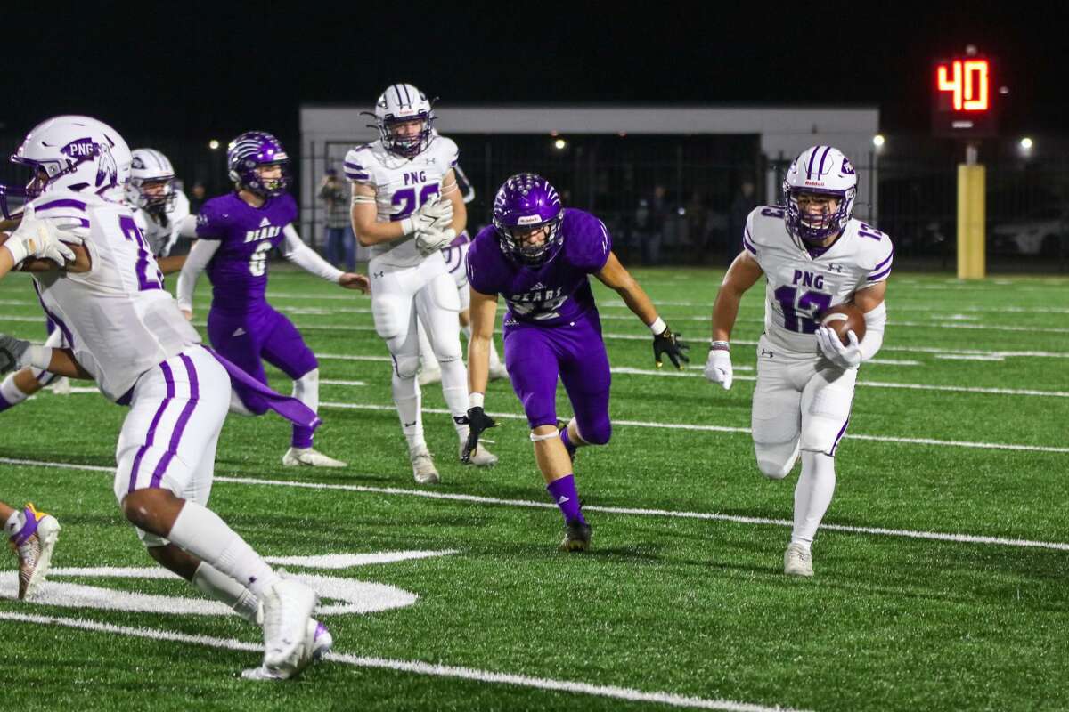 Port Neches-Groves advances past the area round after defeating Montgomery 49-42 on Friday night.