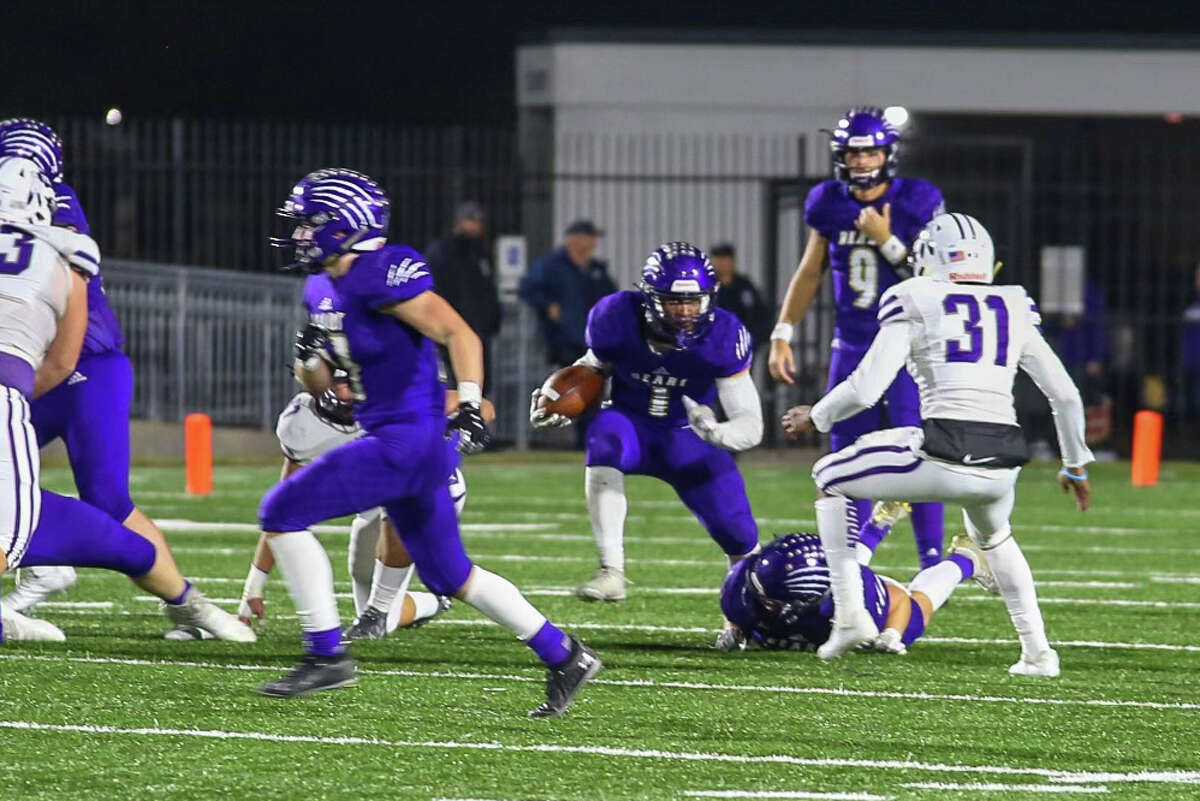 Port Neches-Groves advances past the area round after defeating Montgomery 49-42 on Friday night.
