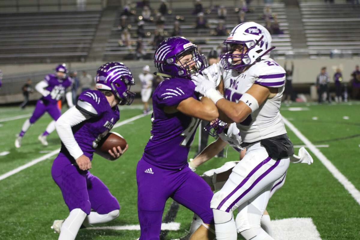 Port Neches-Groves advances past the area round after defeating Montgomery 49-42 on Friday night.