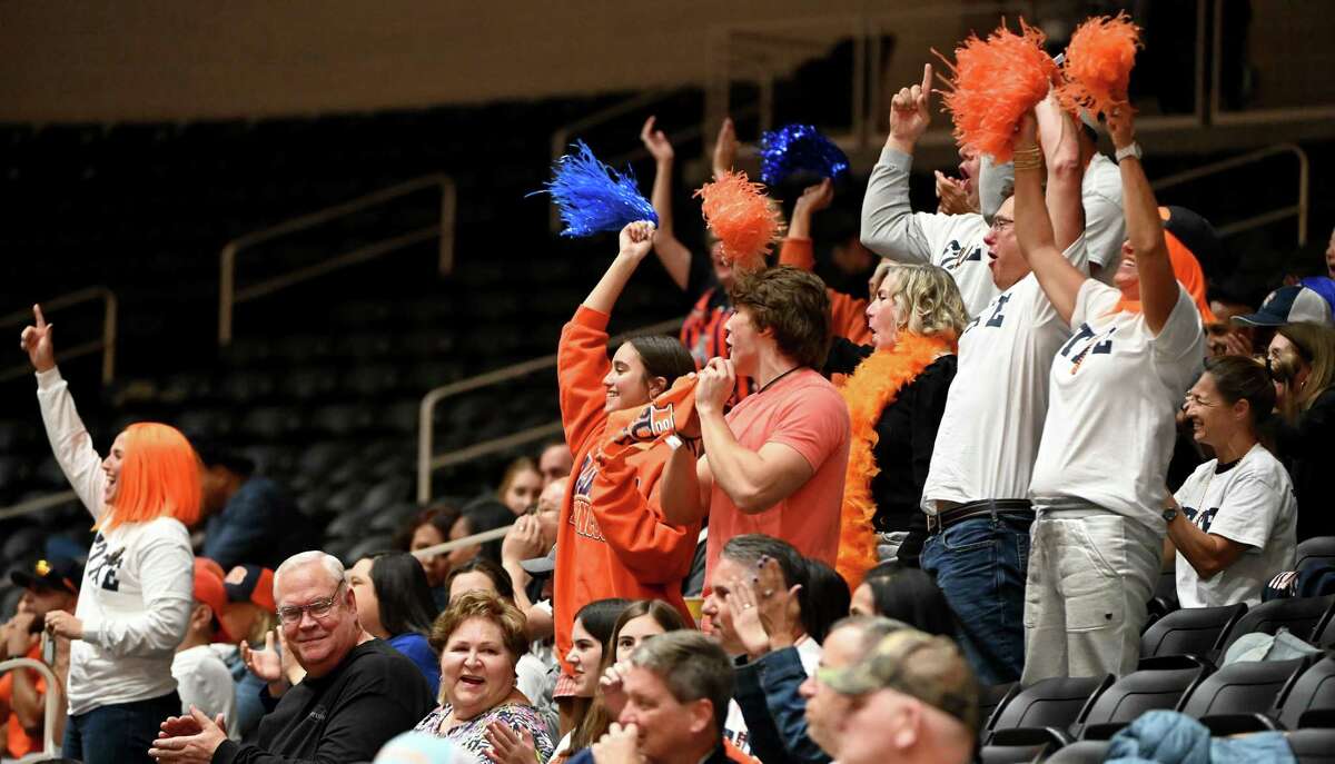 Brandeis moves into the 6A state volleyball final