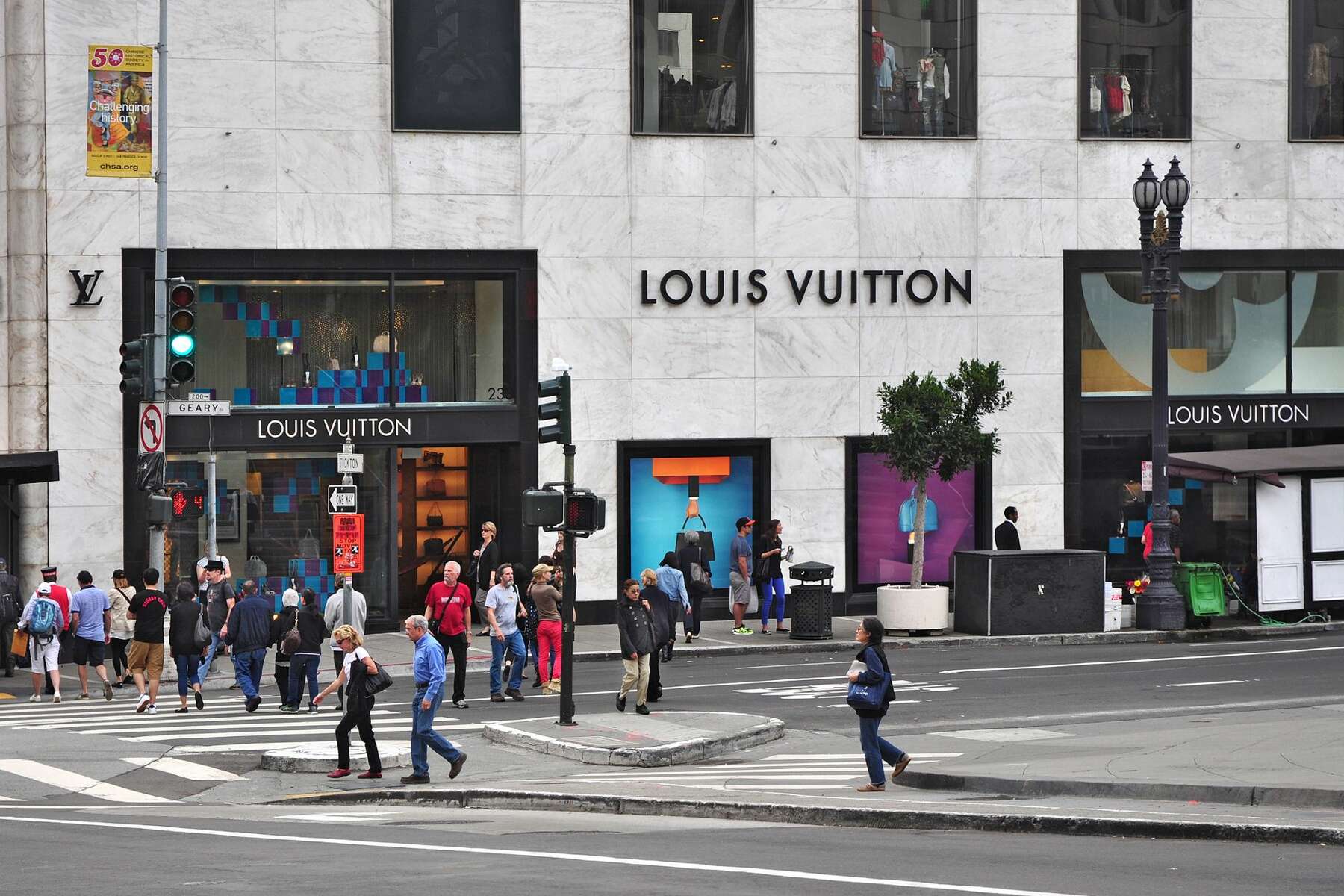 Louis Vuitton stores in Chicago and San Francisco cleaned out in