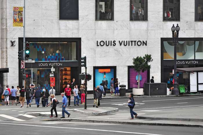 Thieves 'emptied out' SF's Union Square Louis Vuitton store, police say