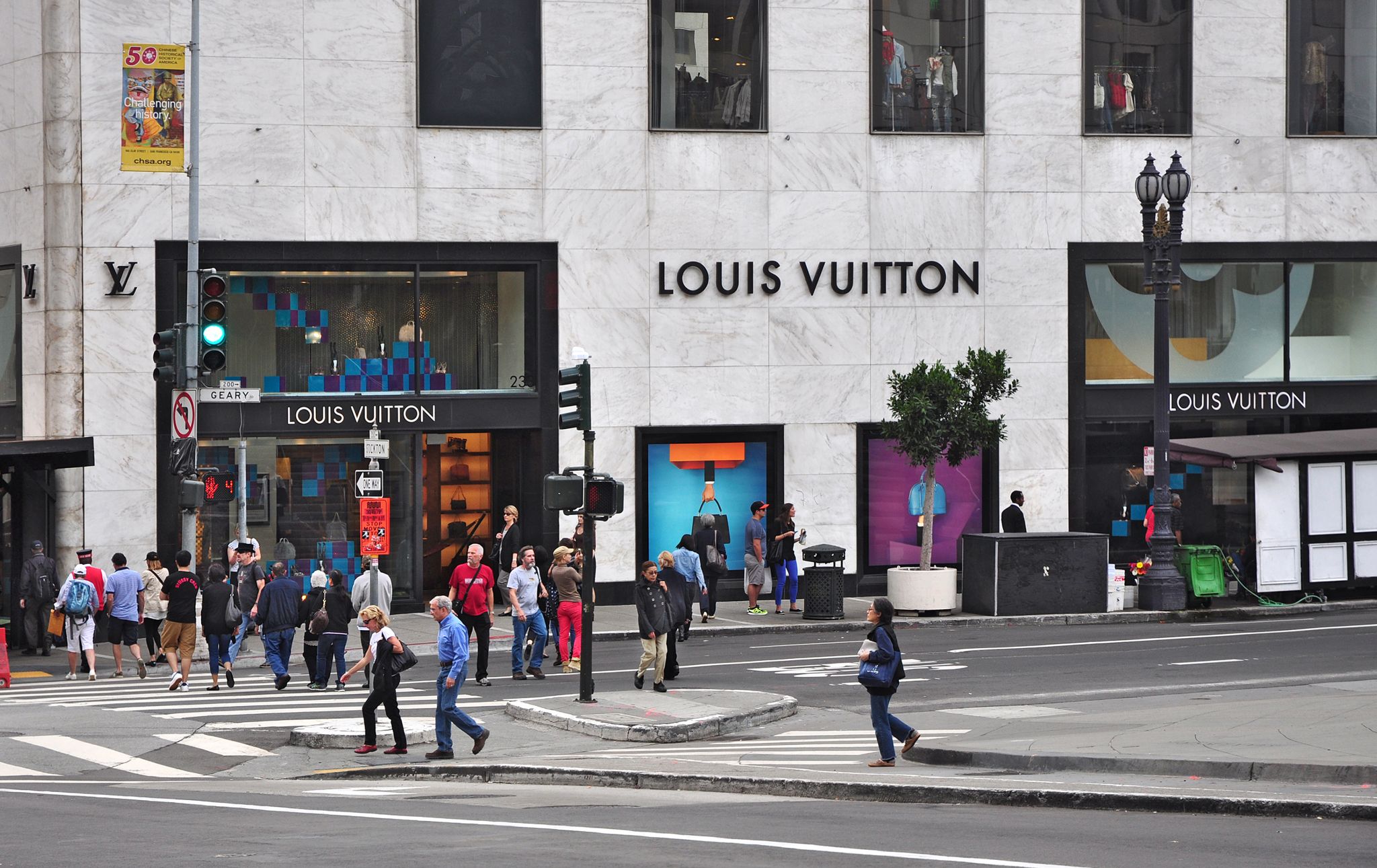 What happened at the Louis Vuitton store in San Francisco, California?