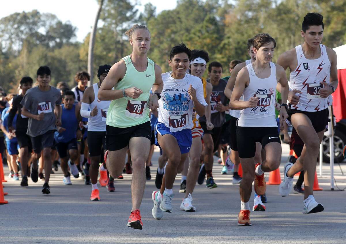 Runners take part in Conroeâs annual Turkey Trot at Carl Barton, Jr. Park, Nov. 20, 2021.