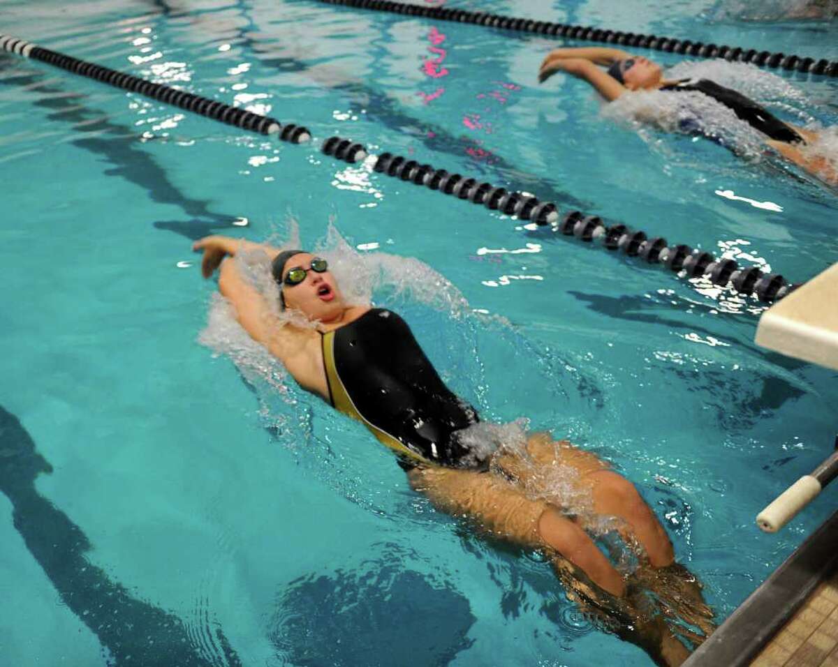 Trumbull beats Lady Wreckers