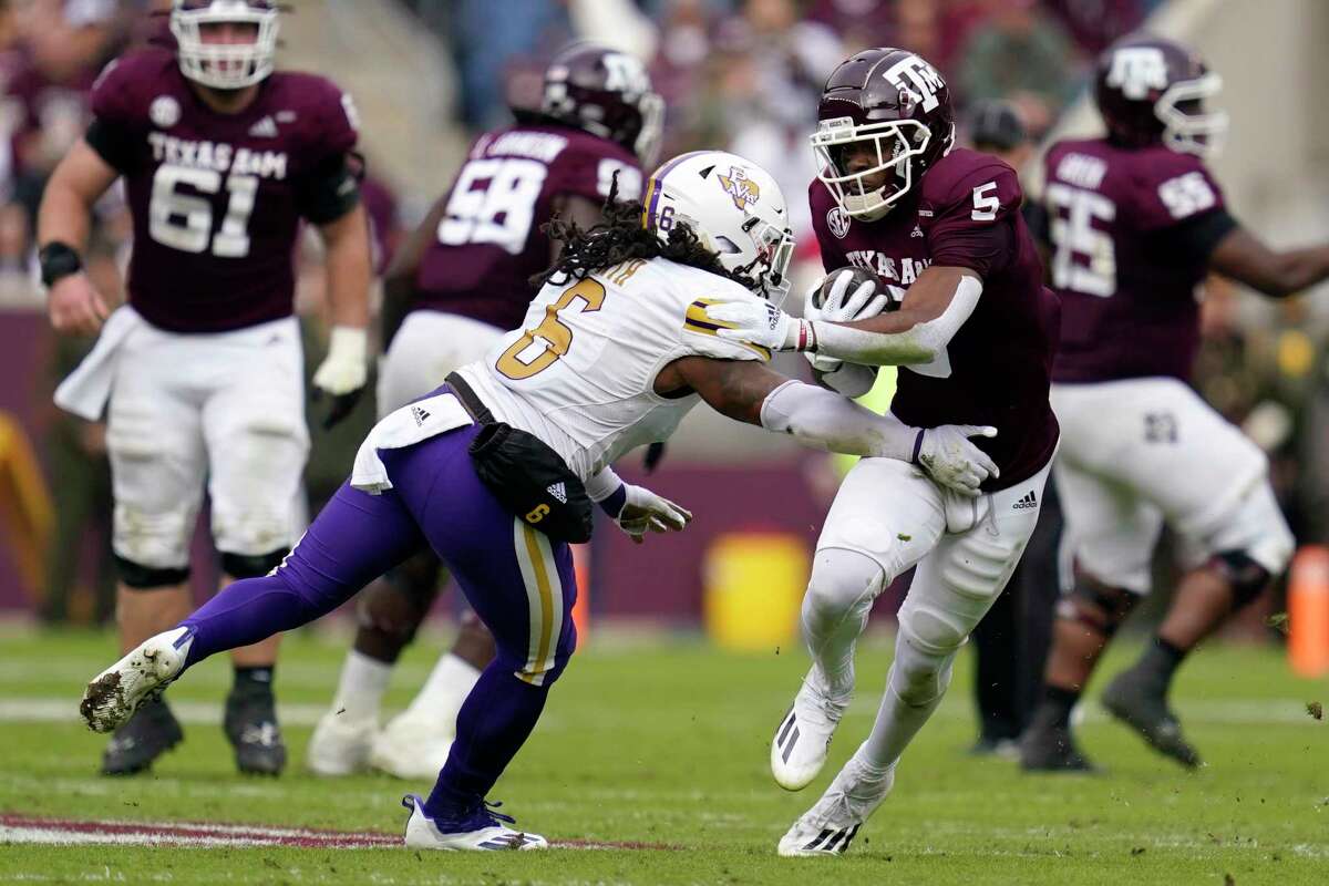 LSU football overwhelms Texas A&M to complete perfect regular season