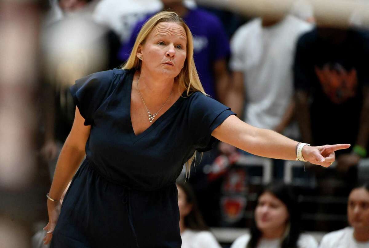 Volleyball Brandeis dominates AllArea team