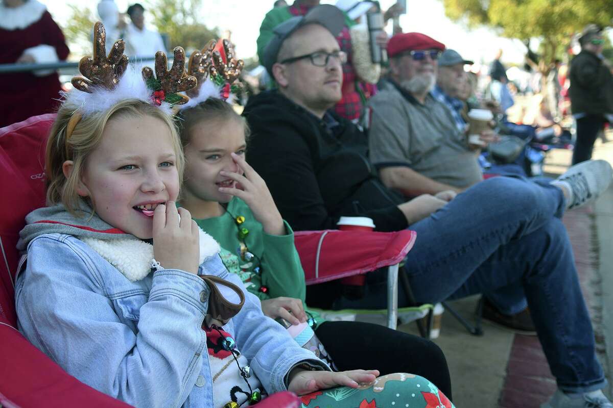 Tomball kicks off holiday season with tree lighting, parade, Miss