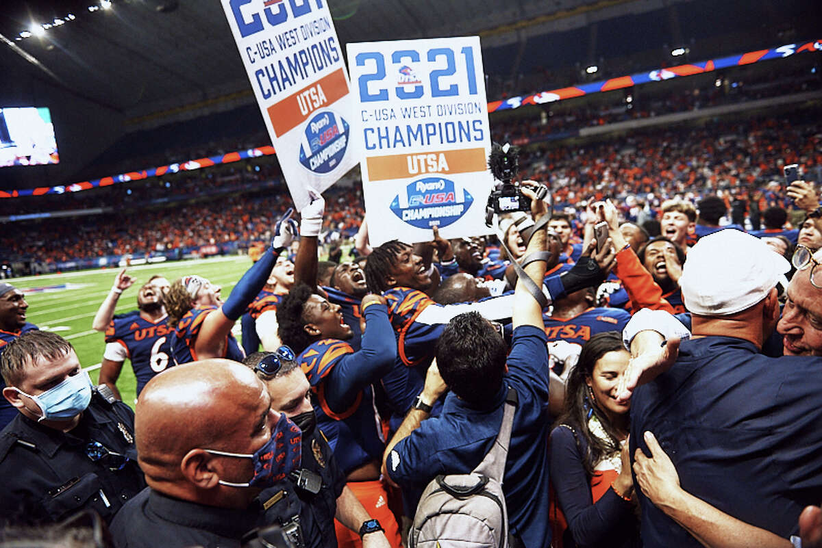Scenes from the Alamodome on Saturday, November 20 during UTSA's game against University of Alabama at Birmingham. 