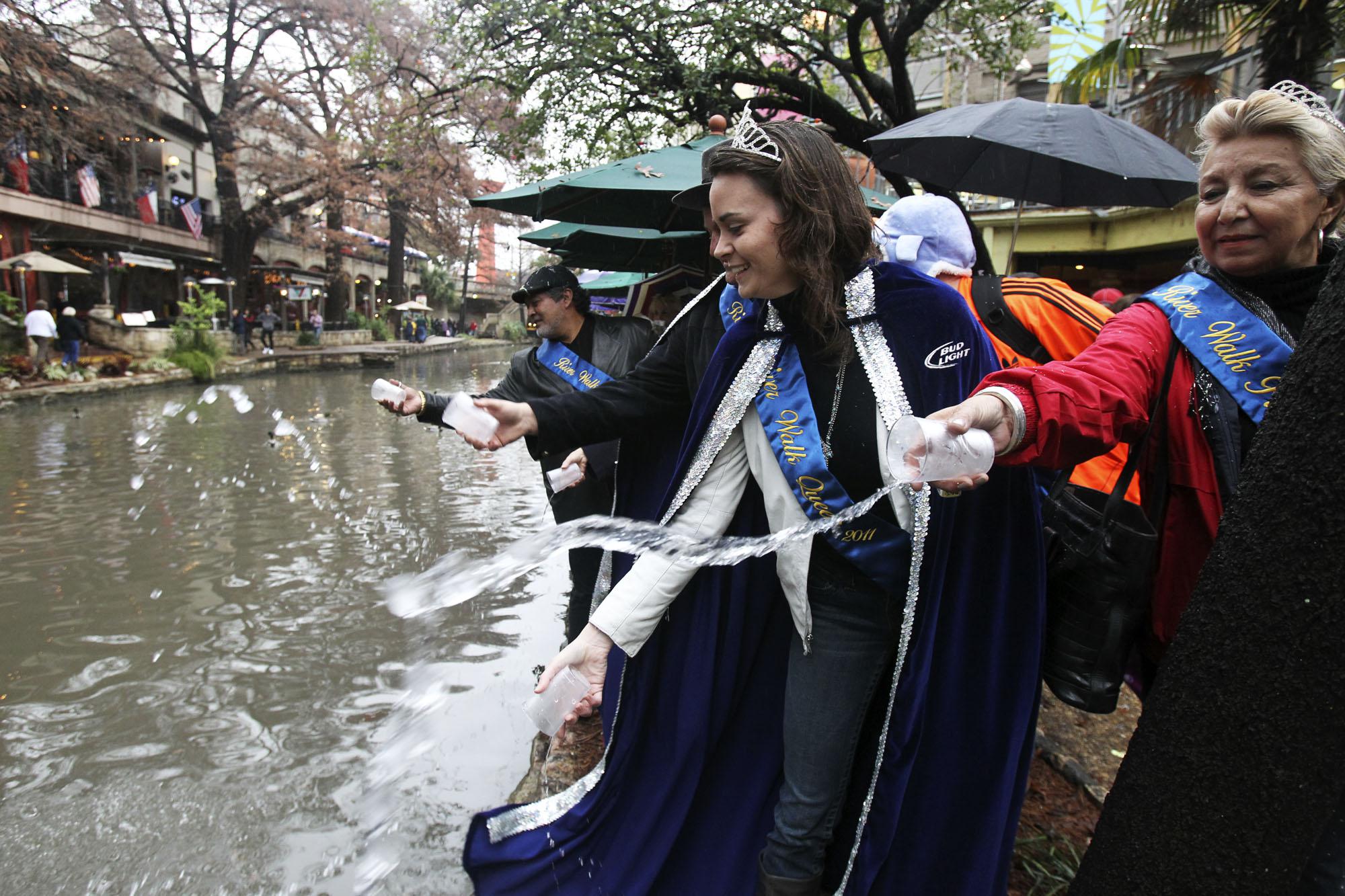 Your Turn, Nov. 22: Lost chance for joy of mud during draining of river. - Vimarsana News