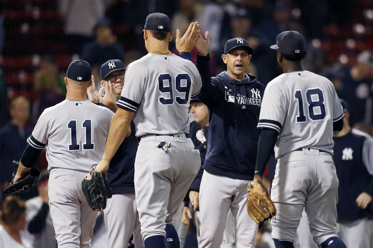 Chicago Cubs: Marcus Stroman is trying to recruit Carlos Correa