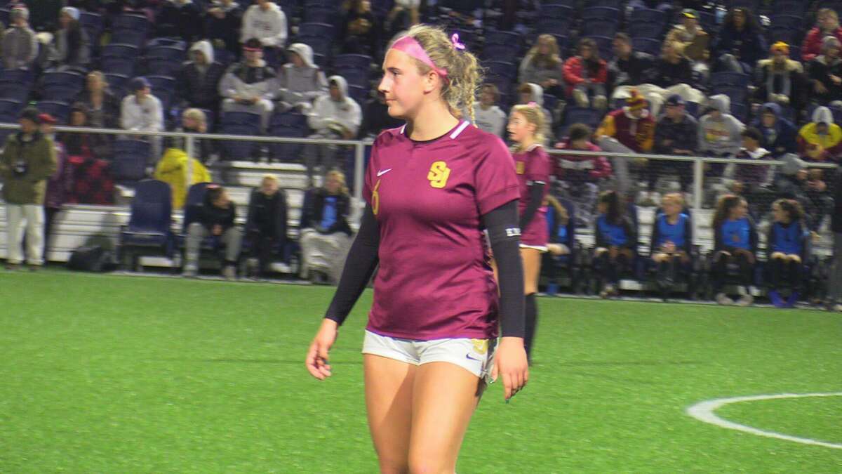 Caroline Sheehan was named the CIAC Class L girls soccer championship game’s most valuable performer days after her mom, Elaine Sheehan, lost her battle with cancer.