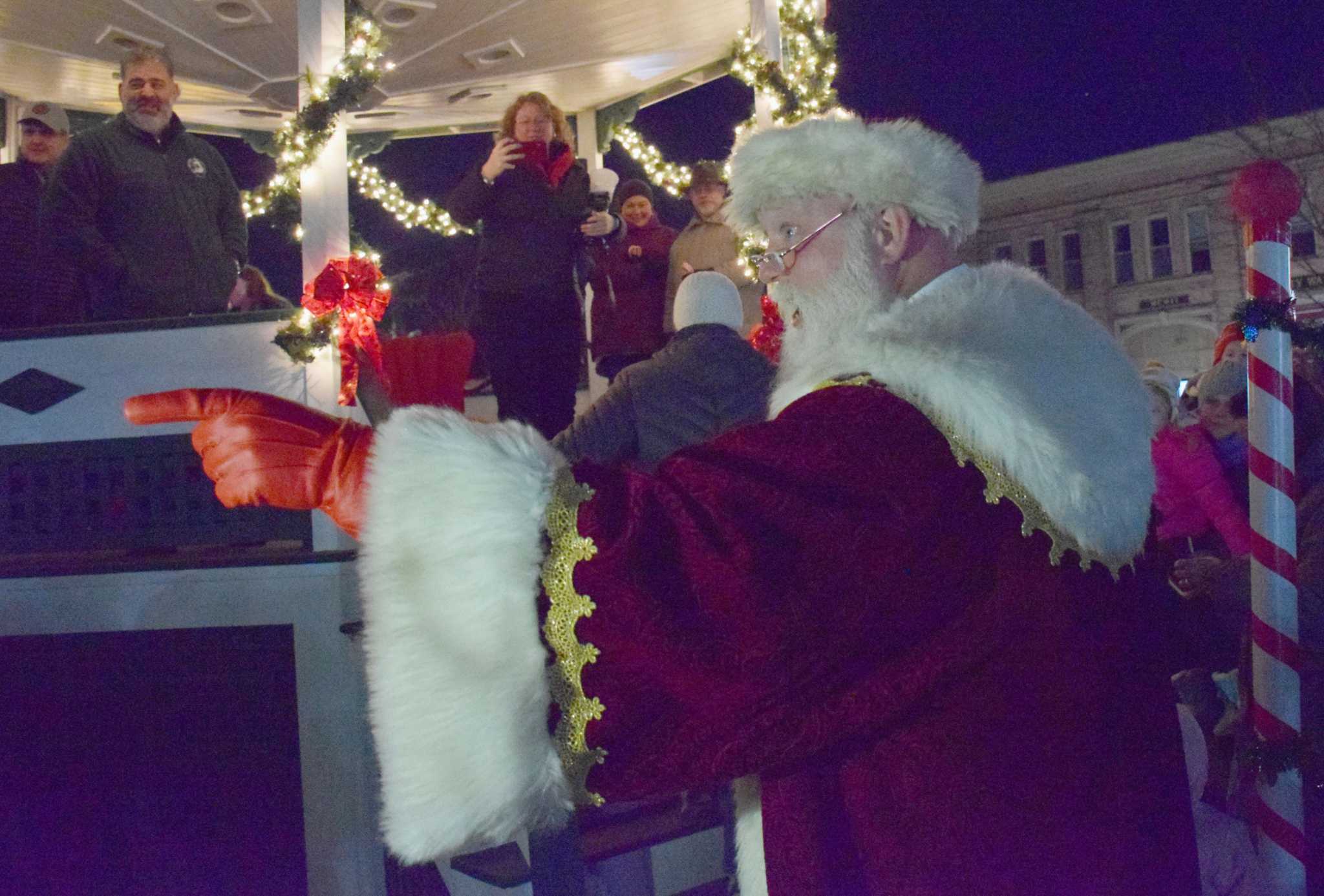 New Milford tree lighting ceremony returns for 55th year