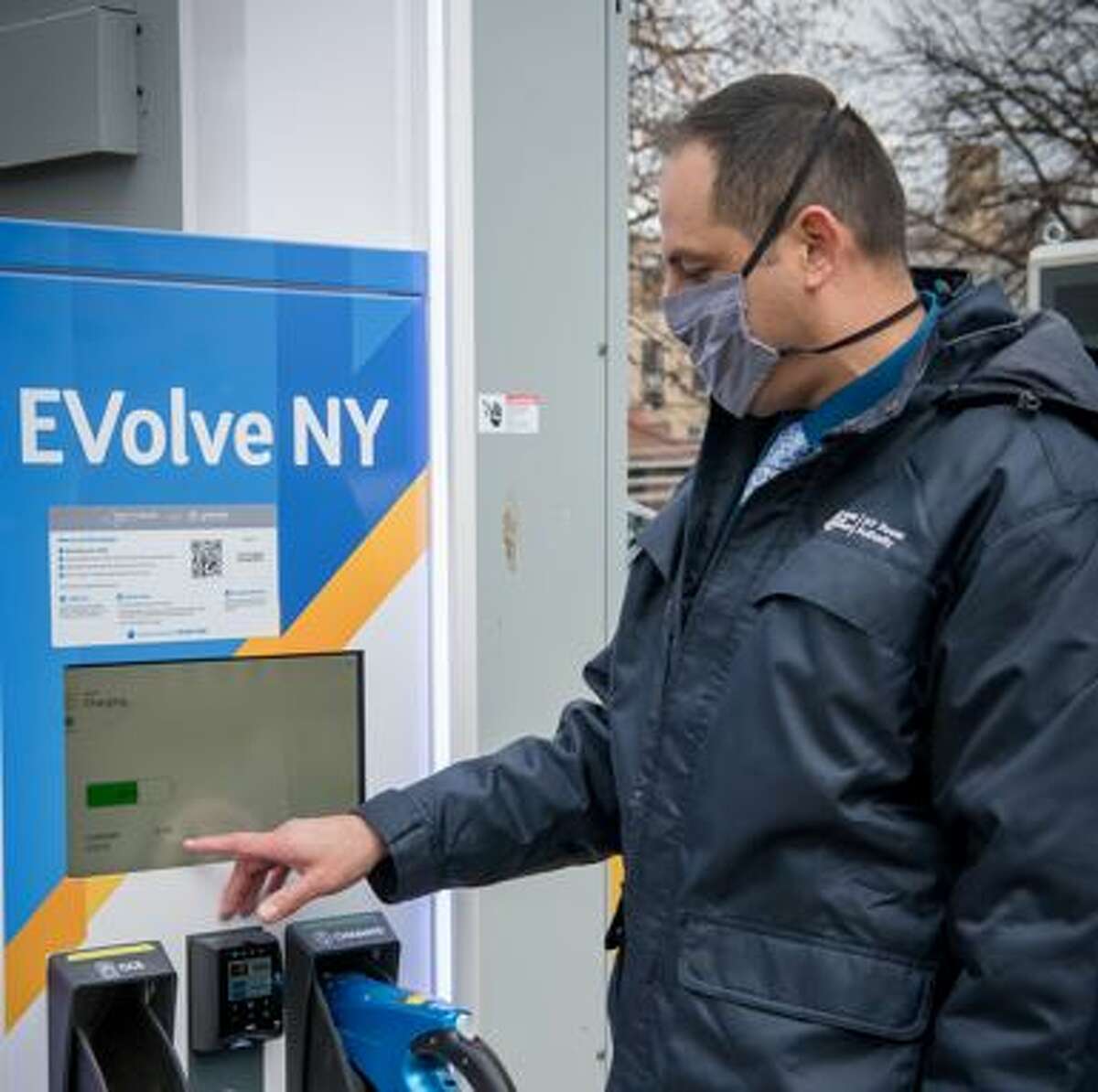 new-york-opens-first-upstate-ev-fast-charging-station