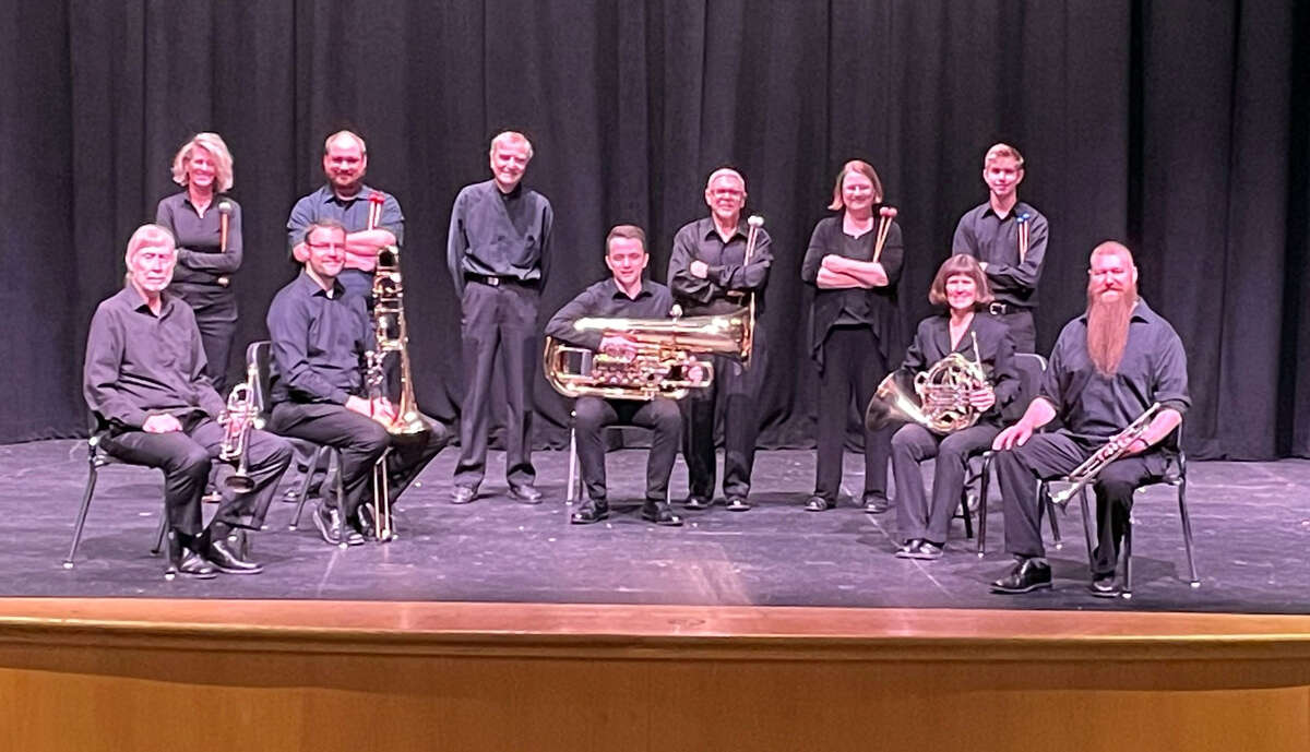  The Con Brio Voce Brass Quintet and the Mallet Force Percussion Ensemble will offer a free holiday concert at 4:30 p.m. on Dec. 5 in the Big Rapids High School Auditorium.