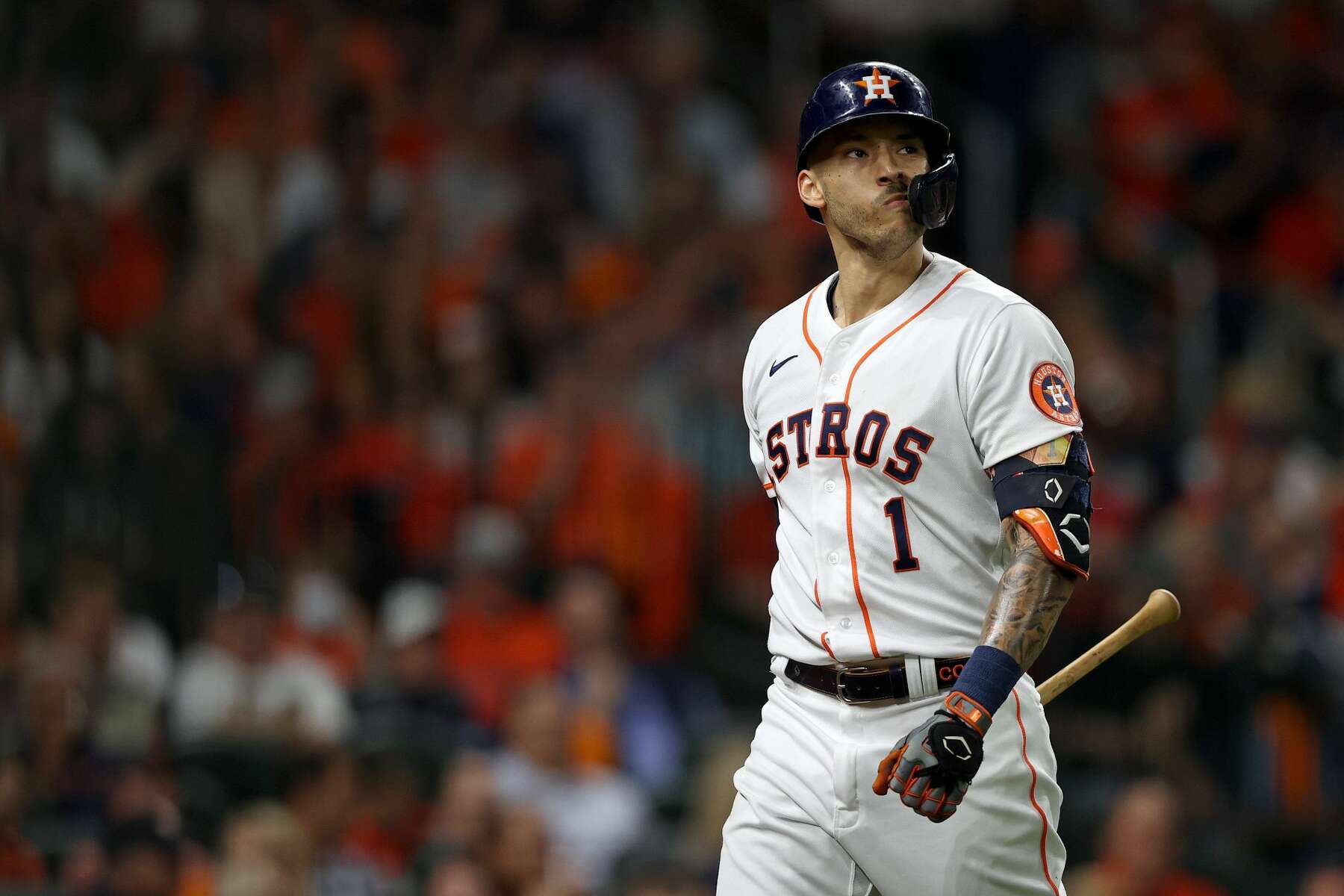 Carlos Correa Further Linked to the Cubs - On Tap Sports Net