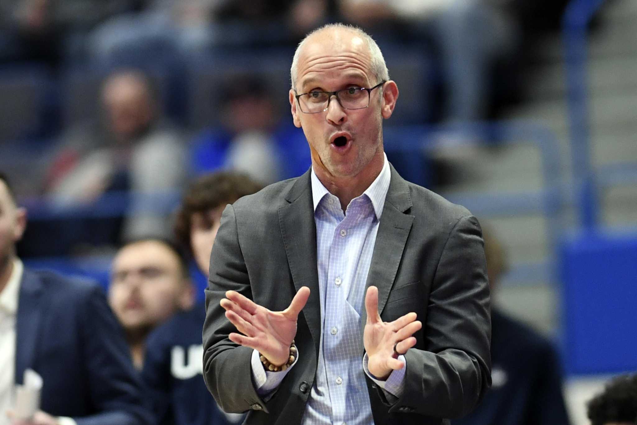Dan Hurley's brother Bobby watches UConn advance to Elite Eight