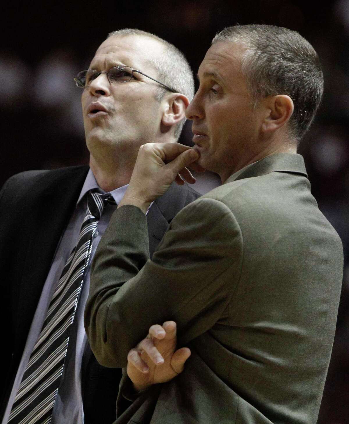 UConn’s Dan Hurley, Arizona State’s Bobby Hurley reunited at Battle 4